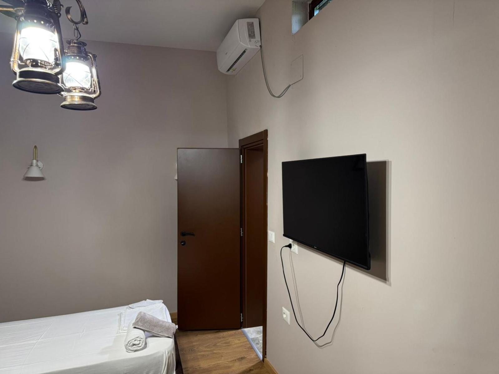 Oda Garden Boutique Hotel ติรานา ภายนอก รูปภาพ